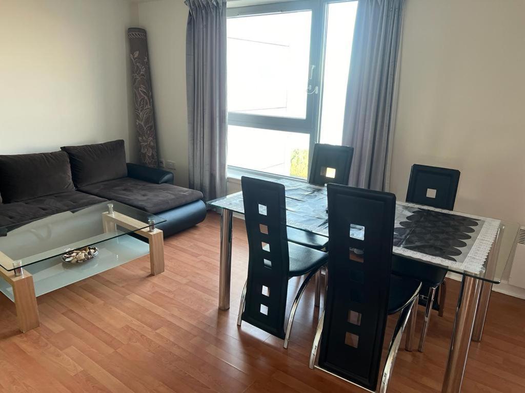 Modern 2 Bed Apartment With Stunning Seaside View 爱丁堡 外观 照片